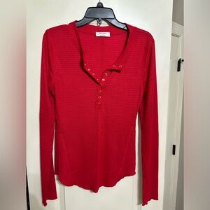 Zenana Red long sleeve thermal with snaps. Like new. Size Large